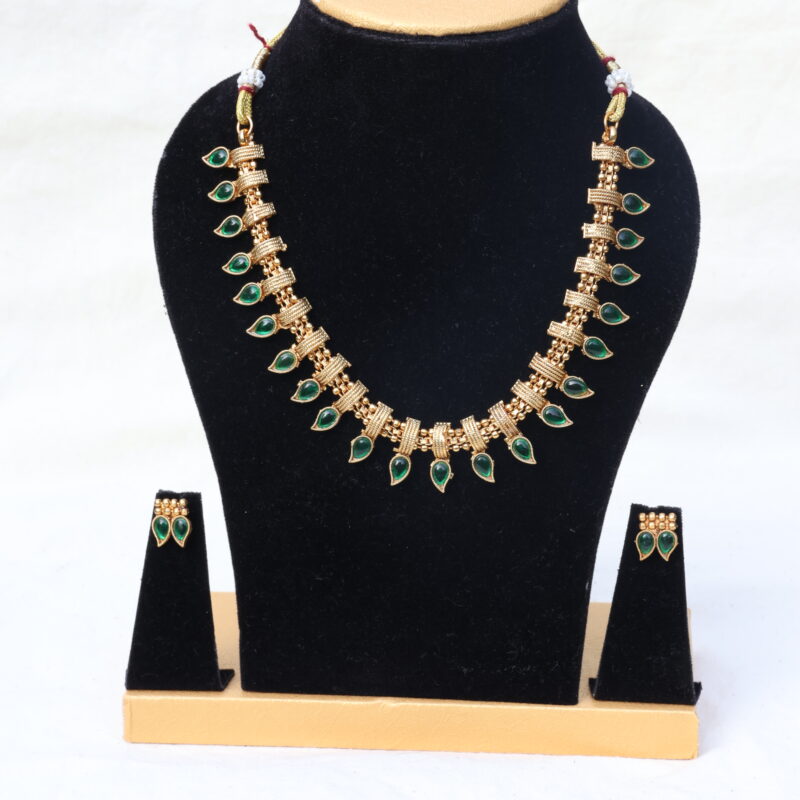 Traditional Palakka Necklace